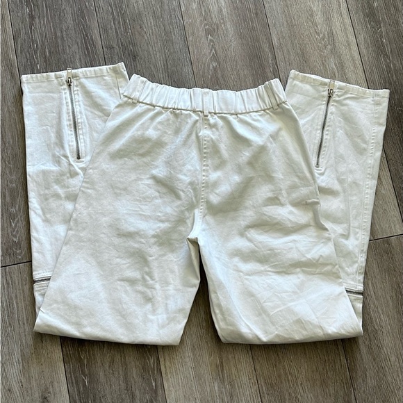 I.AM.GIA White Cargo Pants With Zippers Utility Style~Size/Small***Sold as is - Picture 8 of 9